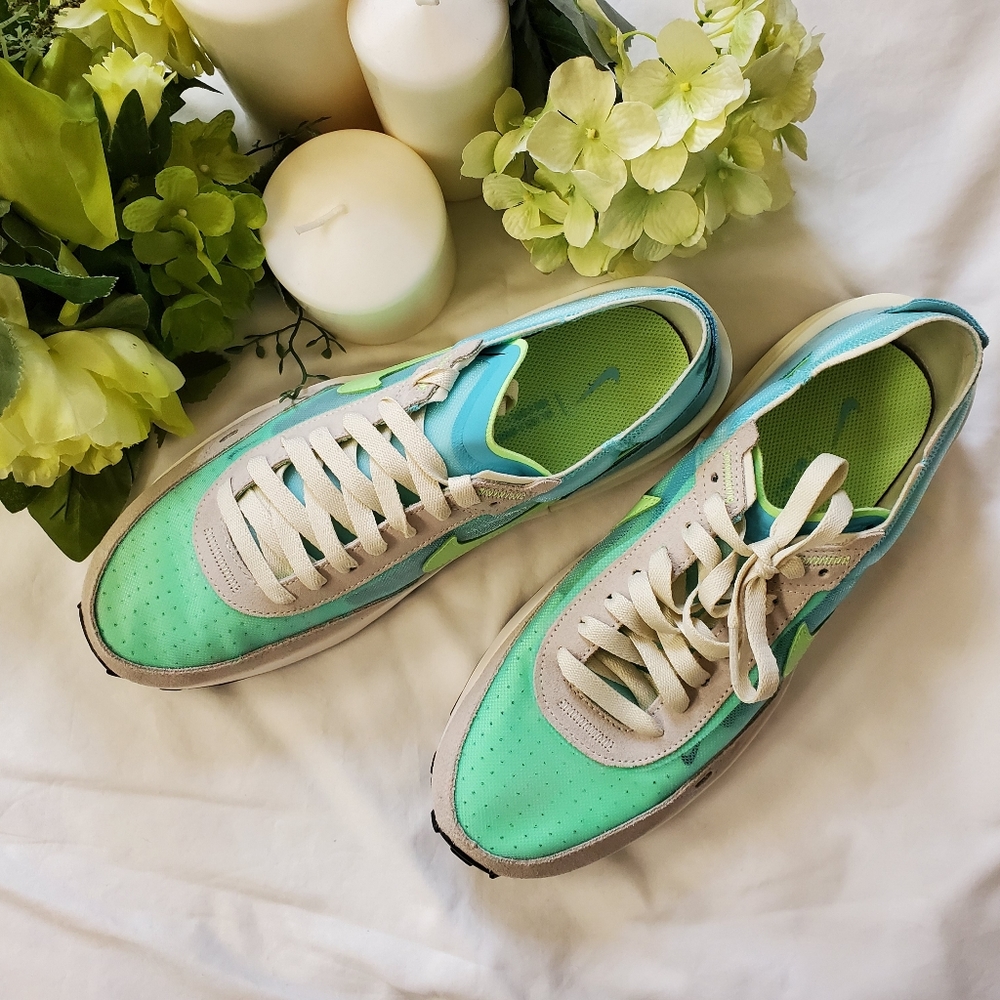 Nike. Size 10. Bleach Aqua/Lime Glow